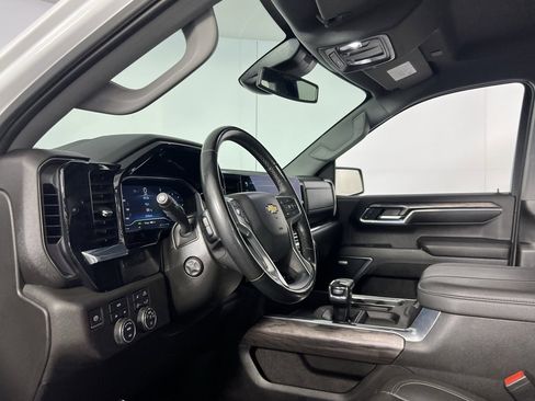 Used 2023 Chevrolet Silverado 1500 LTZ image 25