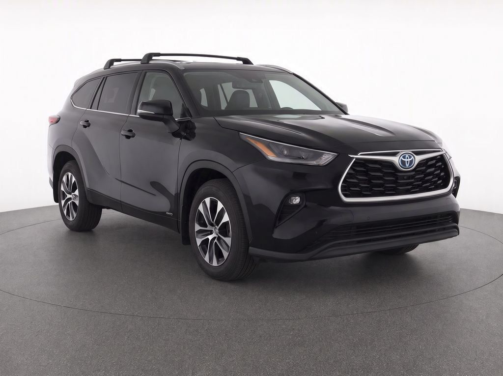 Used 2023 Toyota Highlander XLE AWD/4WD image 7