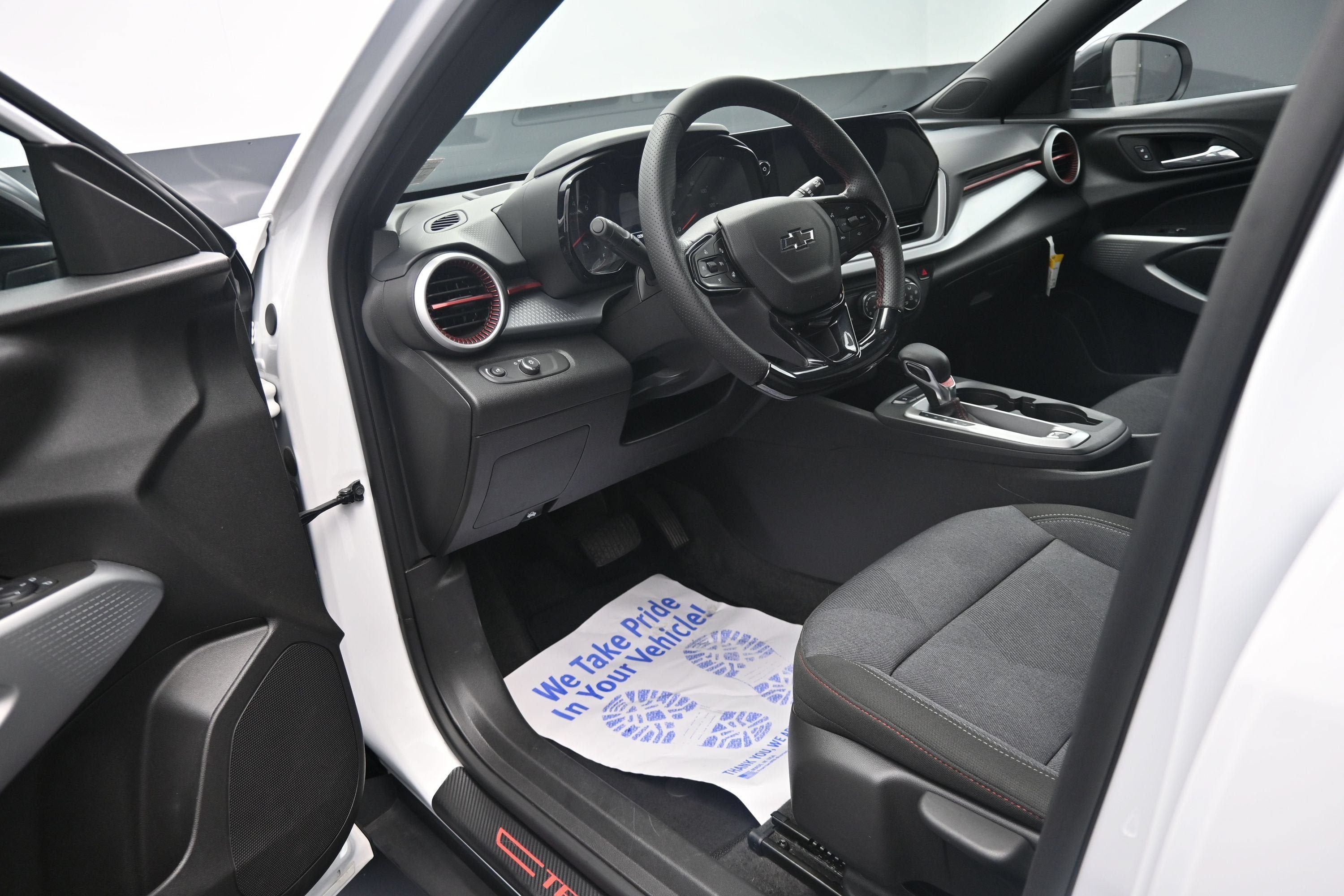 Certified 2024 Chevrolet Trax RS w/ Driver Confidence Package FWD image 10
