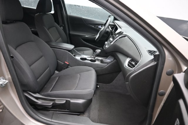 Used 2025 Chevrolet Malibu LT FWD image 8
