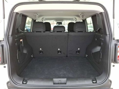 Used 2023 Jeep Renegade Altitude w/ Convenience Group I image 30