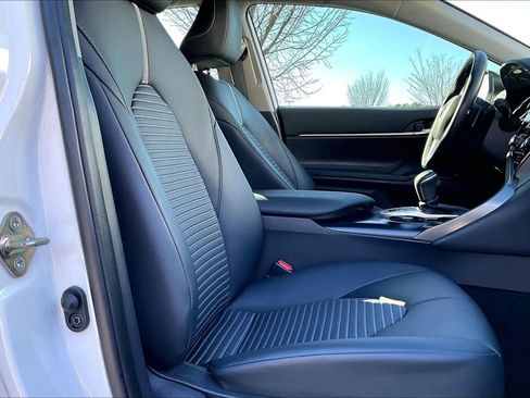 Used 2020 Toyota Camry SE image 8