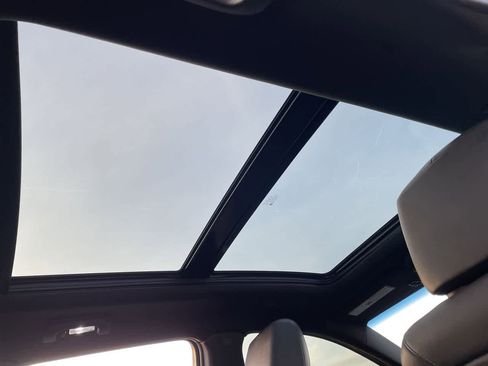 Certified 2024 Cadillac XT5 Premium Luxury w/ LPO, Floor Liner Package image 21