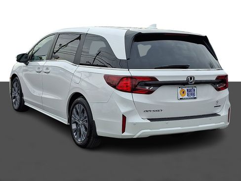Certified 2025 Honda Odyssey Touring image 4