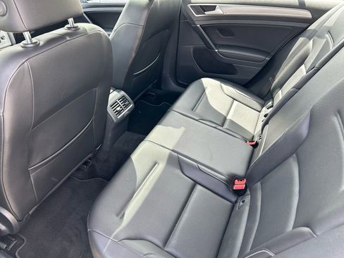 Used 2016 Volkswagen Golf SE w/ Lighting Package image 16