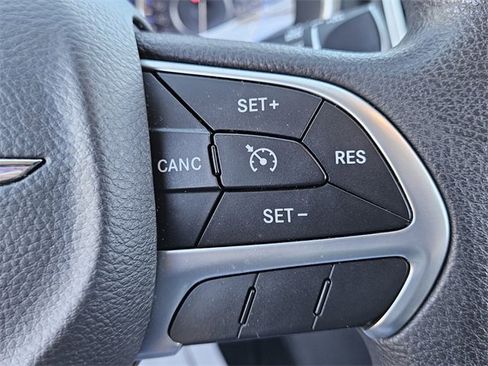 Used 2016 Chrysler 200 Limited image 23