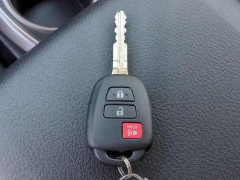 Used 2021 Toyota Tacoma SR5 RWD image 26