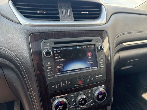 Used 2017 Chevrolet Traverse Premier image 21