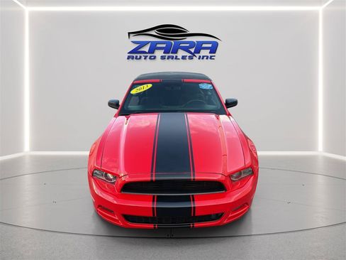 Used 2013 Ford Mustang Convertible RWD image 10