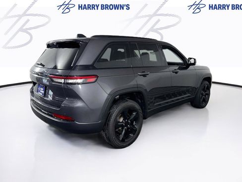 Used 2023 Jeep Grand Cherokee Limited w/ Luxury Tech Group II AWD/4WD image 31