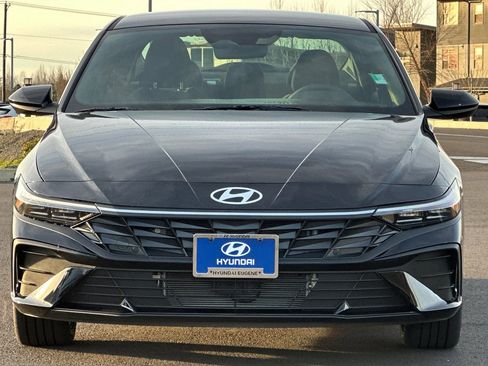 Used 2025 Hyundai Elantra SEL image 8