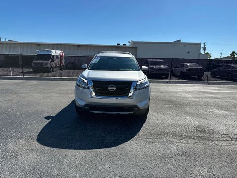 Certified 2022 Nissan Pathfinder SL image 9