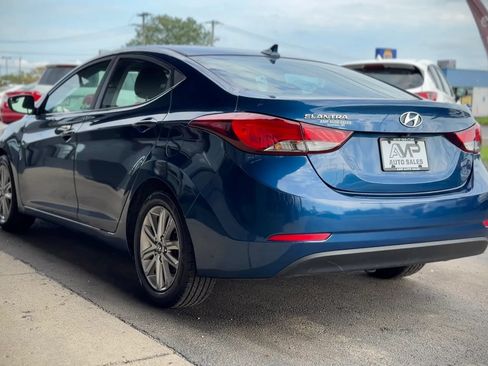 Used 2015 Hyundai Elantra SE w/ Option Group 03 FWD image 4