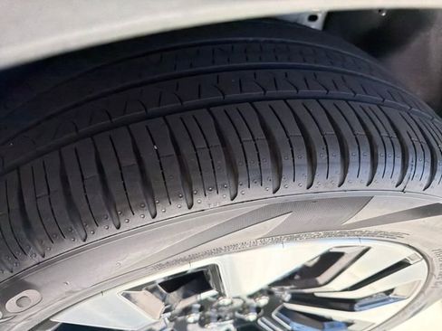 Used 2025 Ford Explorer Platinum w/ LUX Leather Package image 29