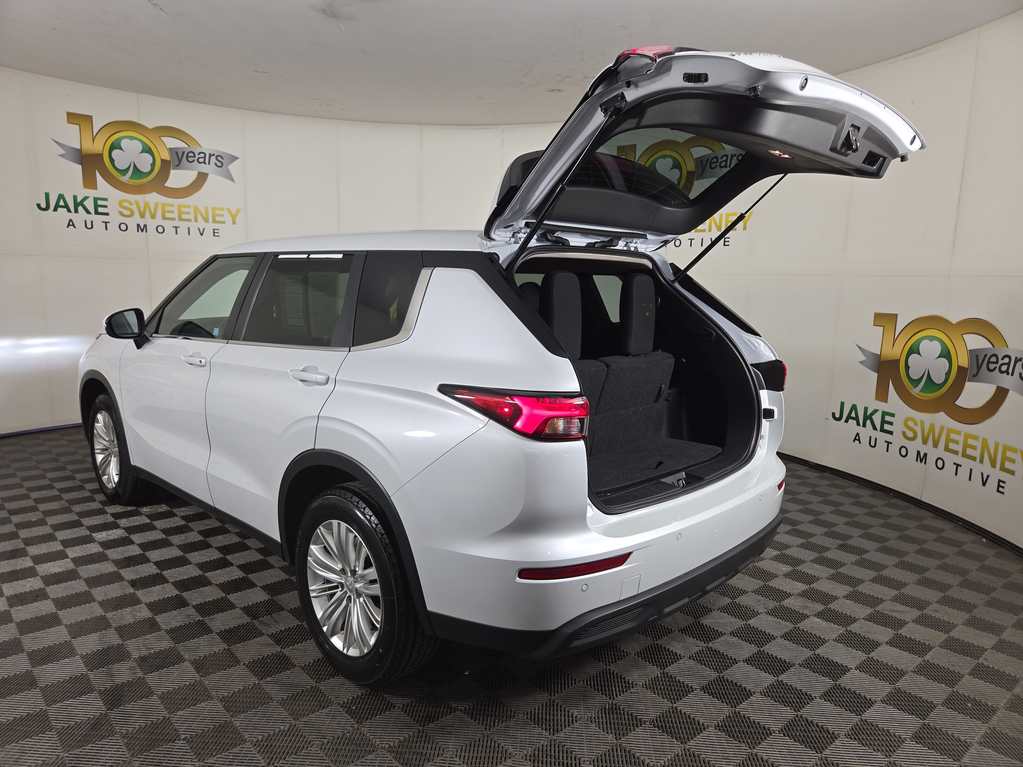 Used 2024 Mitsubishi Outlander ES AWD/4WD image 31
