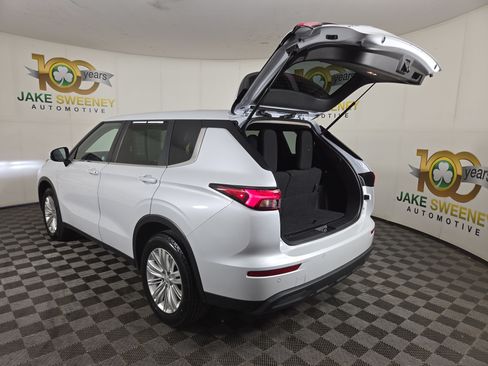 Used 2024 Mitsubishi Outlander ES AWD/4WD image 31