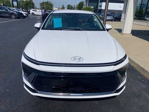 Used 2025 Hyundai Sonata SEL FWD image 3