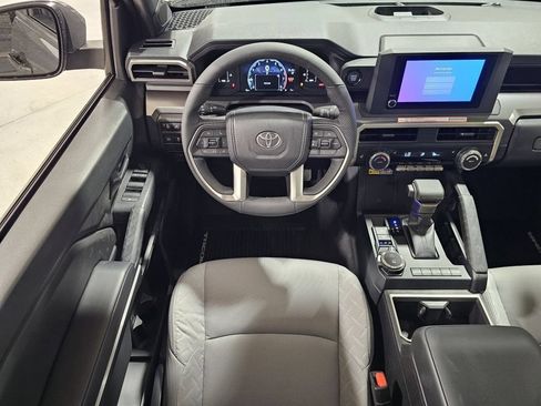 Used 2025 Toyota Tacoma SR5 AWD/4WD image 27