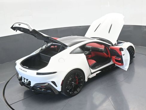 Used 2025 Aston Martin V8 Vantage Coupe image 83