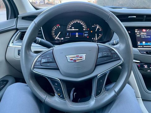 Used 2018 Cadillac XT5 Luxury w/ Driver Awareness Package image 10