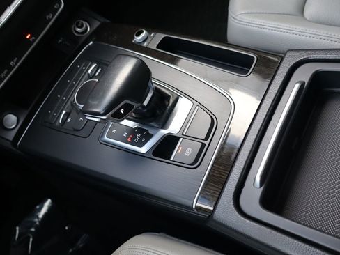 Used 2018 Audi Q5 2.0T Premium Plus w/ Premium Plus Package image 19