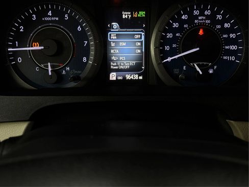 Used 2019 Toyota Sienna XLE FWD image 23