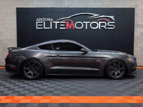 Used 2017 Ford Mustang GT Premium w/ GT Performance Package RWD image 11