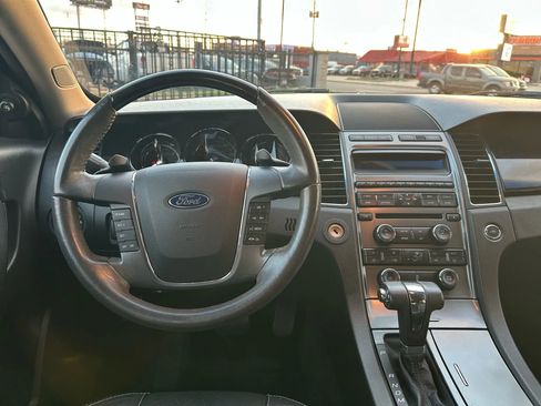 Used 2011 Ford Taurus Limited image 20
