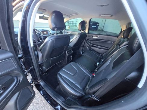 Used 2018 Ford Edge Titanium image 23