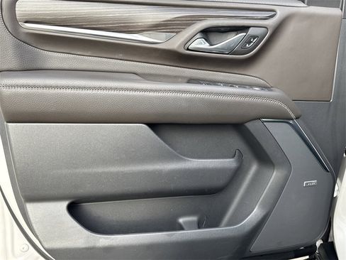 Used 2022 GMC Yukon XL Denali image 10