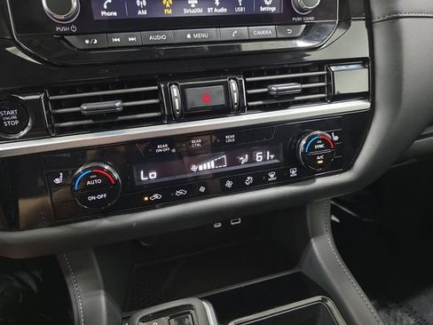 Used 2025 Nissan Pathfinder SV AWD/4WD image 24
