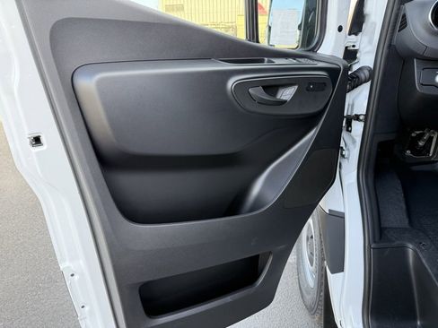 New 2026 Mercedes-Benz Sprinter 2500 image 18