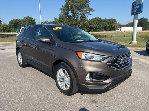 Certified 2019 Ford Edge SEL w/ Equipment Group 201A FWD image 3