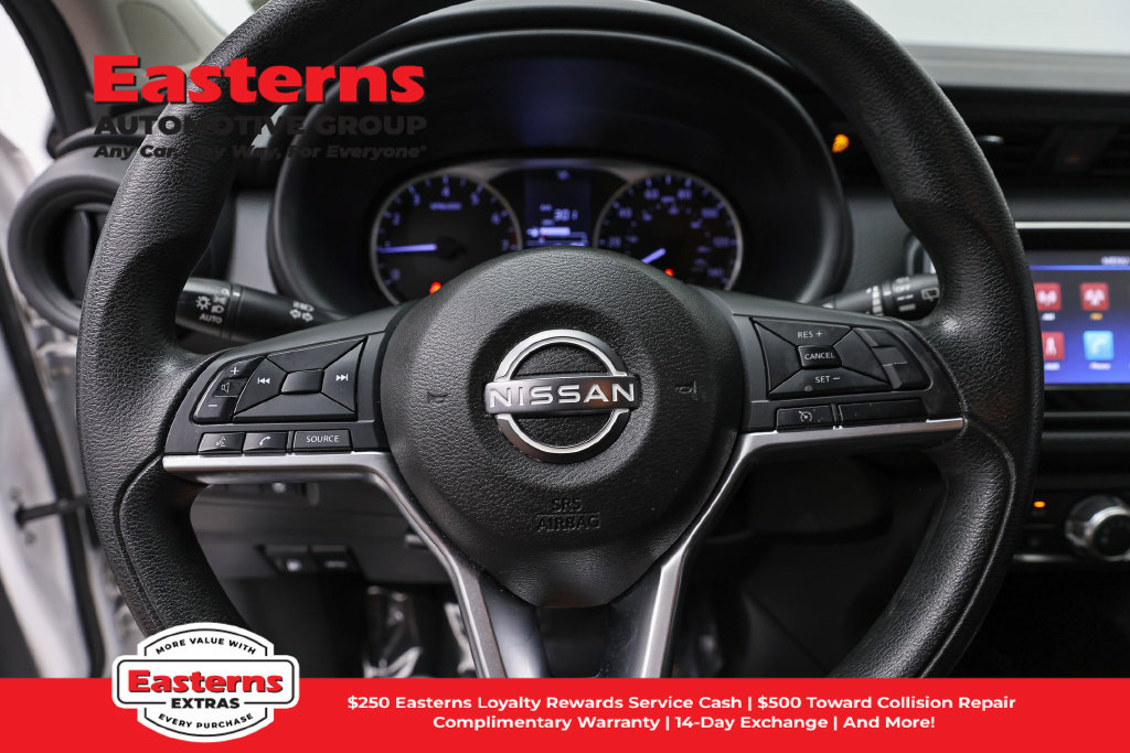 Used 2022 Nissan Kicks S FWD image 11