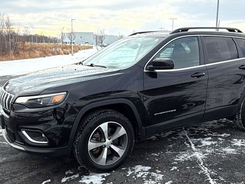 Used 2022 Jeep Cherokee Limited image 12