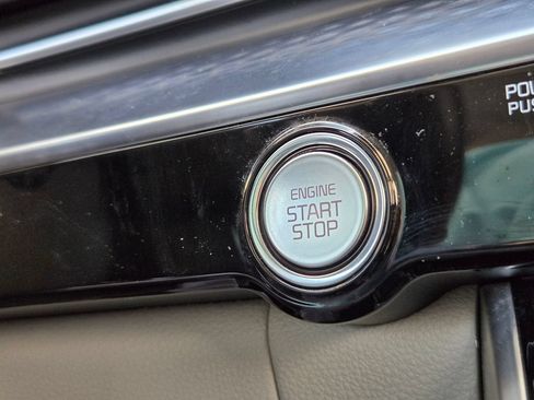 Used 2023 Kia Carnival SX Prestige FWD image 21