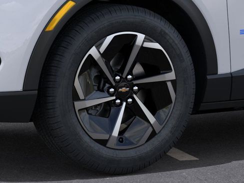 New 2026 Chevrolet Equinox EV LT image 33