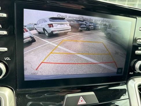 Used 2021 Kia Sorento LX image 14