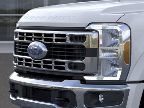 New 2026 Ford F450 XLT w/ 360-Degree Camera Package image 17