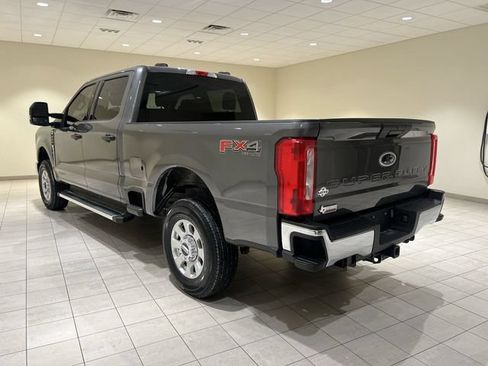 Used 2023 Ford F250 XLT w/ FX4 Off-Road Package AWD/4WD image 3