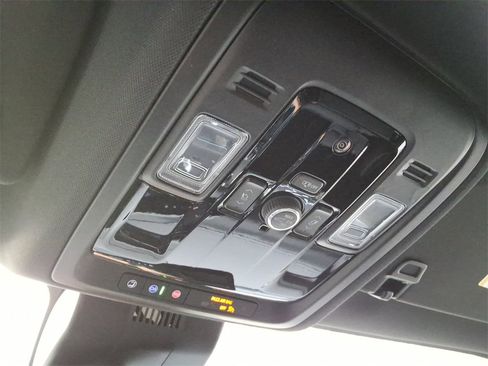 New 2026 Chevrolet Suburban LT image 33