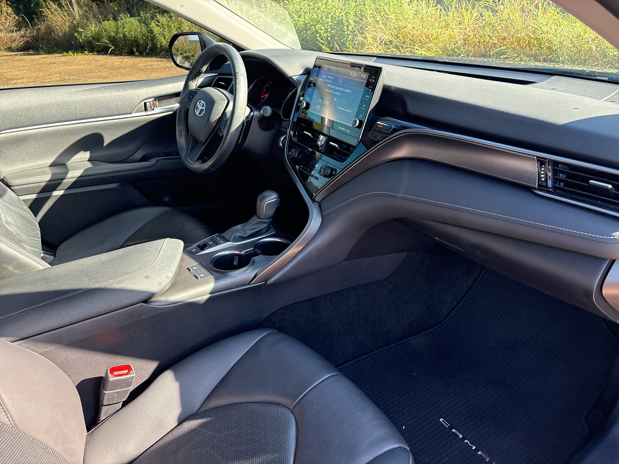 Used 2022 Toyota Camry XSE FWD image 10