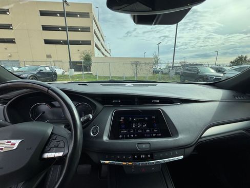 Used 2023 Cadillac XT4 Premium Luxury image 31