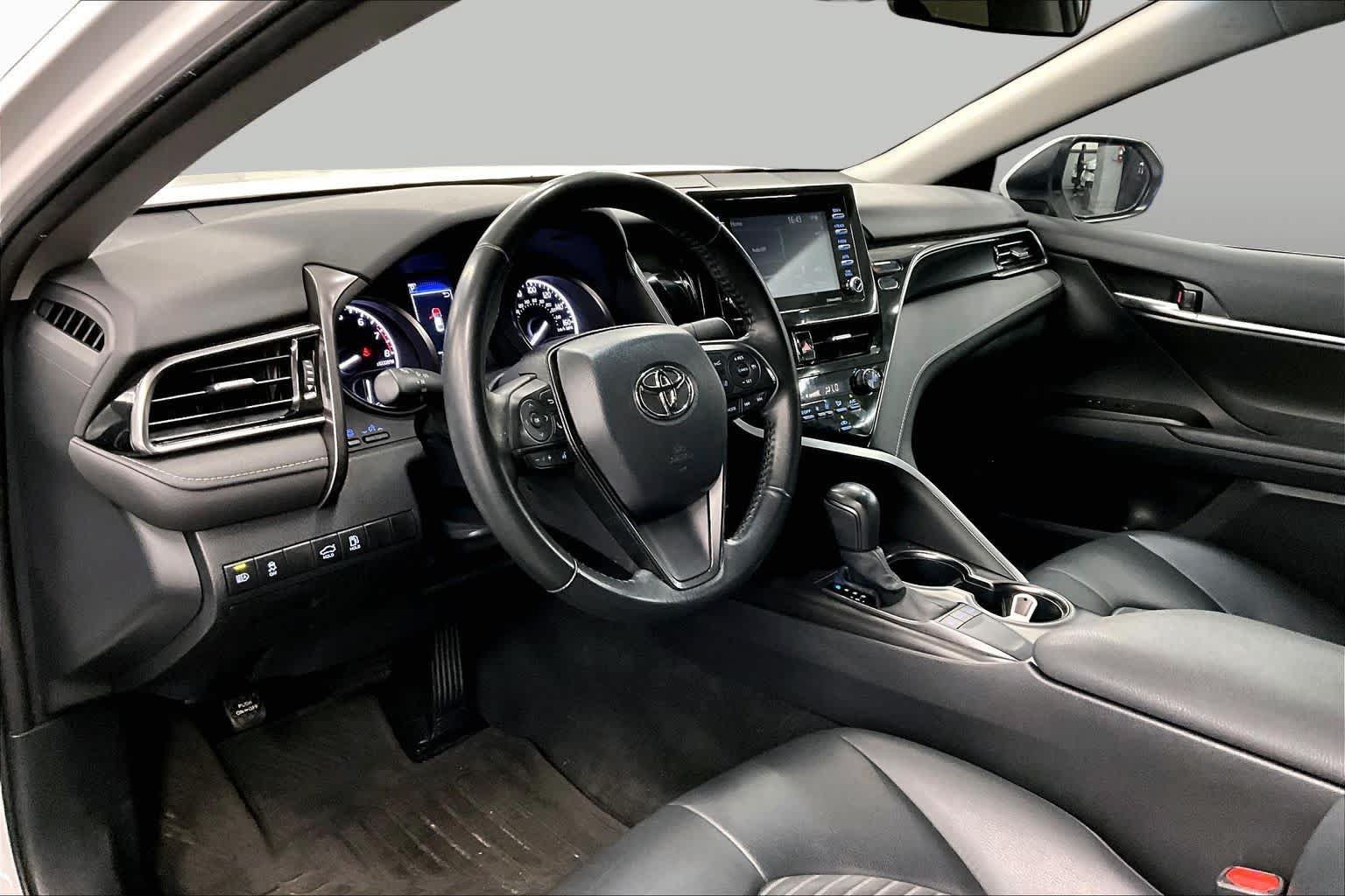 Used 2024 Toyota Camry SE FWD image 17