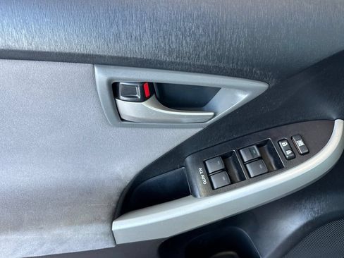 Used 2014 Toyota Prius Three FWD image 15