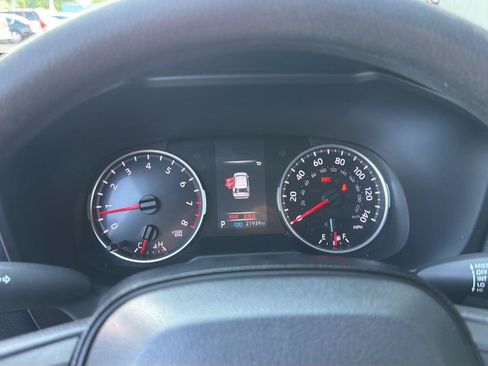 Used 2020 Toyota RAV4 LE FWD image 22