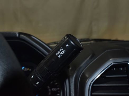 Used 2020 Ford F150 XLT image 24