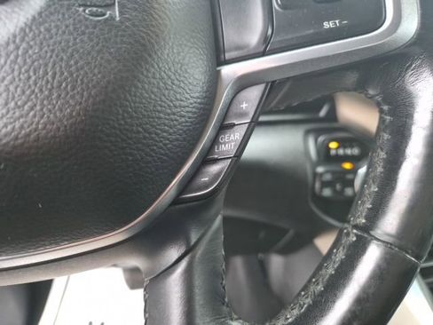 Used 2019 RAM 1500 Laramie AWD/4WD image 21