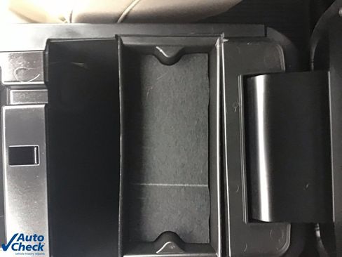 Used 2021 Ford Explorer XLT image 43