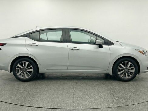 Used 2025 Nissan Versa SV image 11